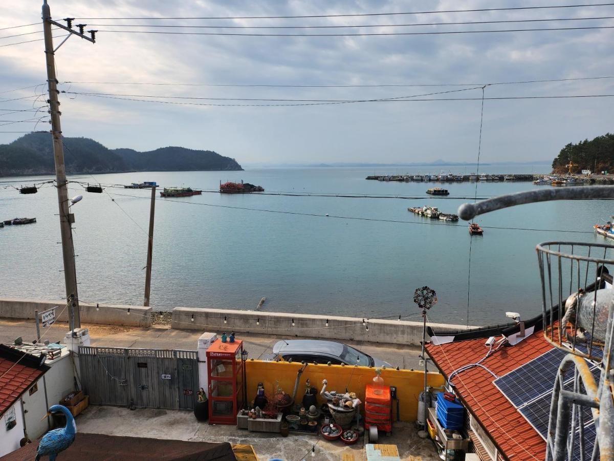 Uwha Minbak Villa Yeosu Buitenkant foto